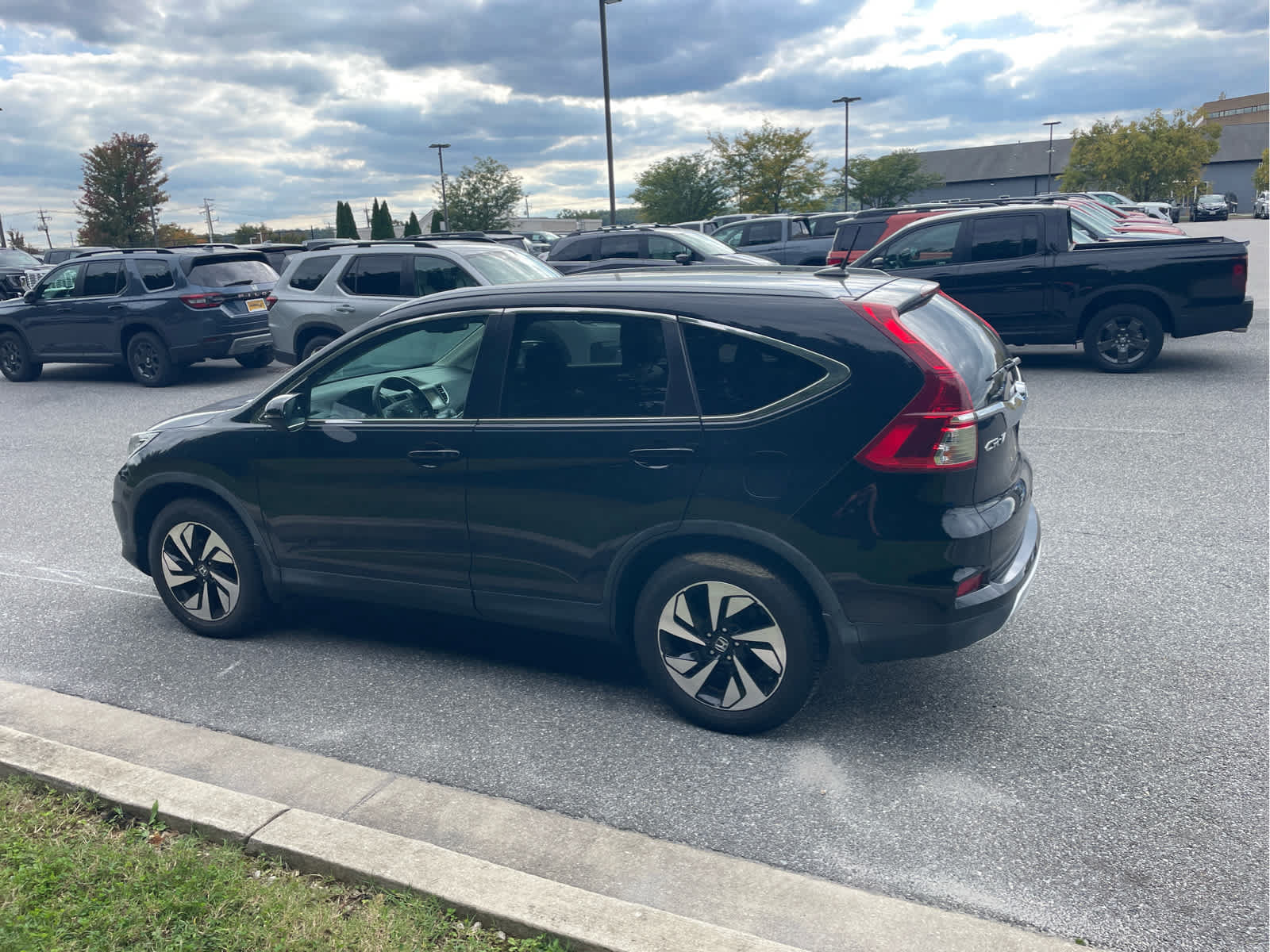 Used 2016 Honda CR-V Touring image 3
