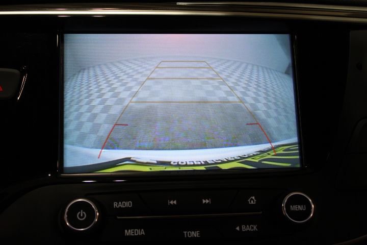 Used 2020 Buick Envision Essence image 3