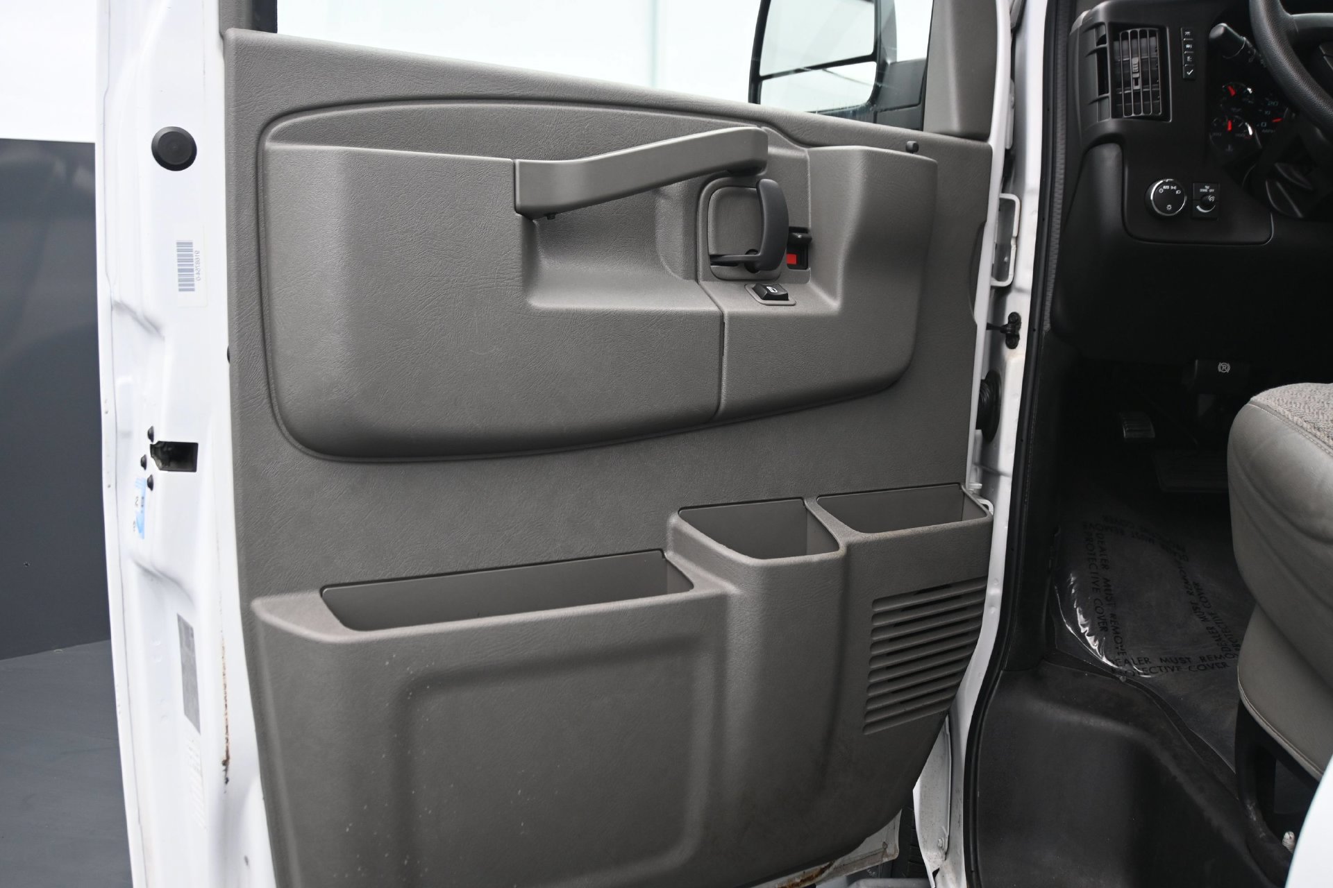 Used 2019 Chevrolet Express 3500 LT w/ LT Preferred Equipment Group RWD image 18