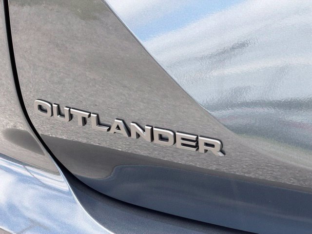 New 2026 Mitsubishi Outlander LE FWD image 13