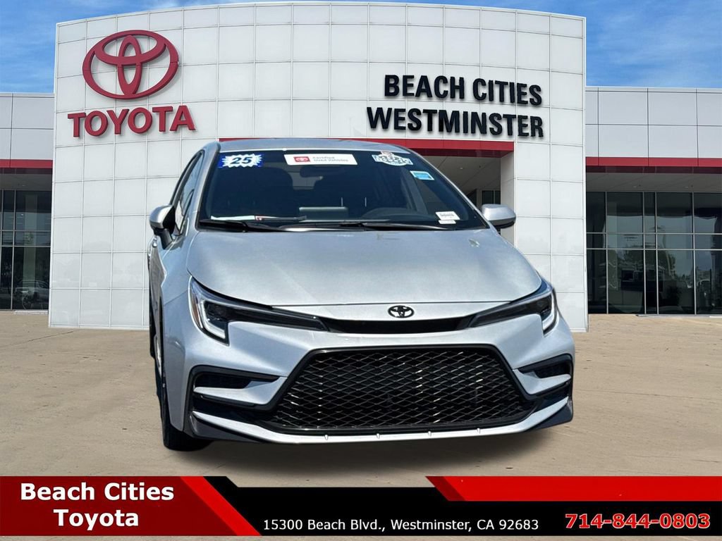 Certified 2025 Toyota Corolla SE FWD image 3