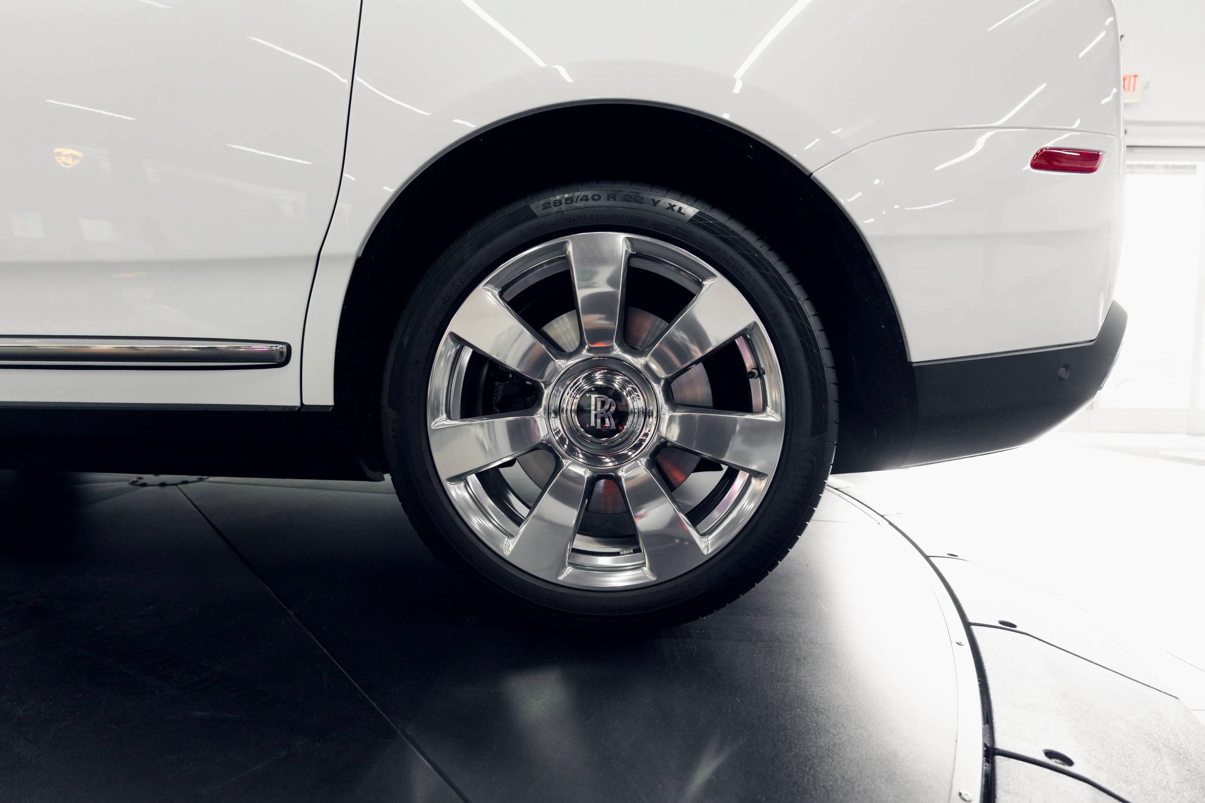 Used 2021 Rolls-Royce Cullinan AWD/4WD image 23