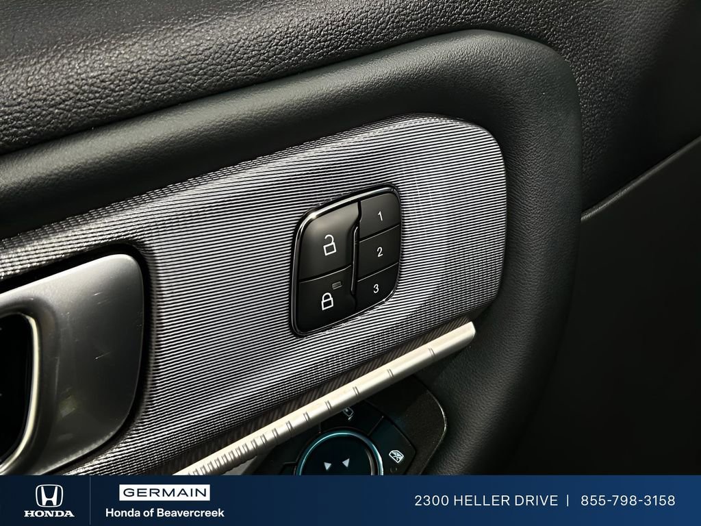 Used 2025 Ford Explorer ST AWD/4WD image 19