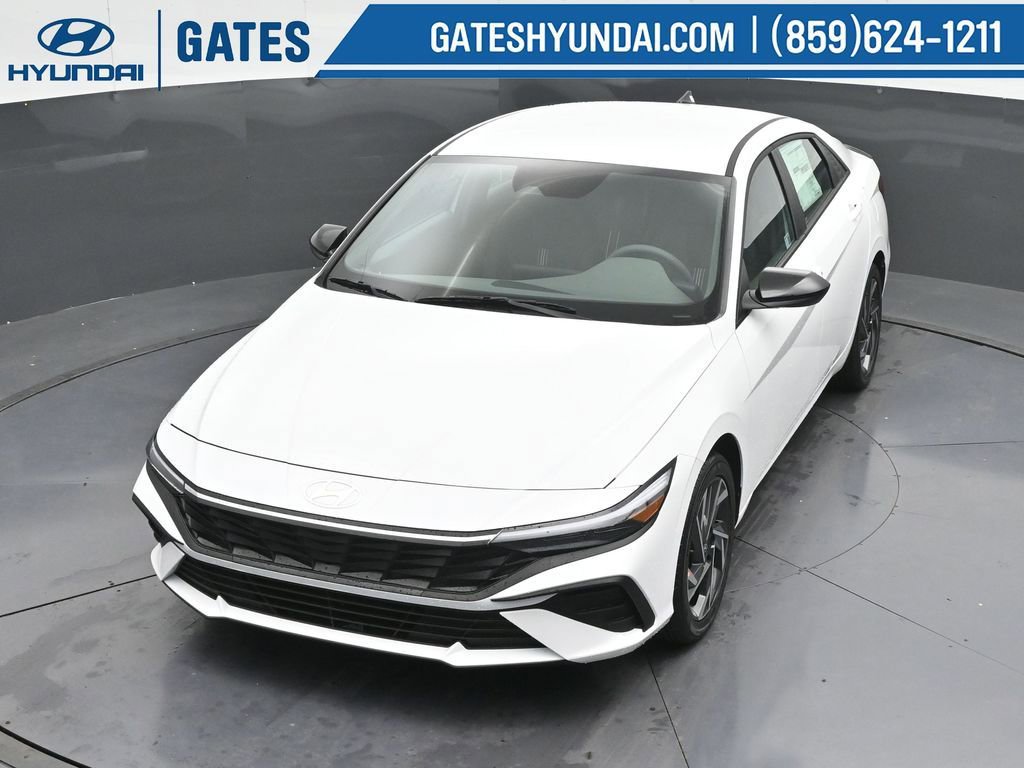 Used 2025 Hyundai Elantra Sport image 46