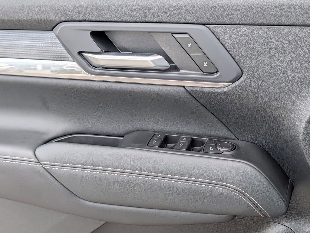 Used 2026 GMC Terrain Elevation w/ Technology Package II FWD image 23