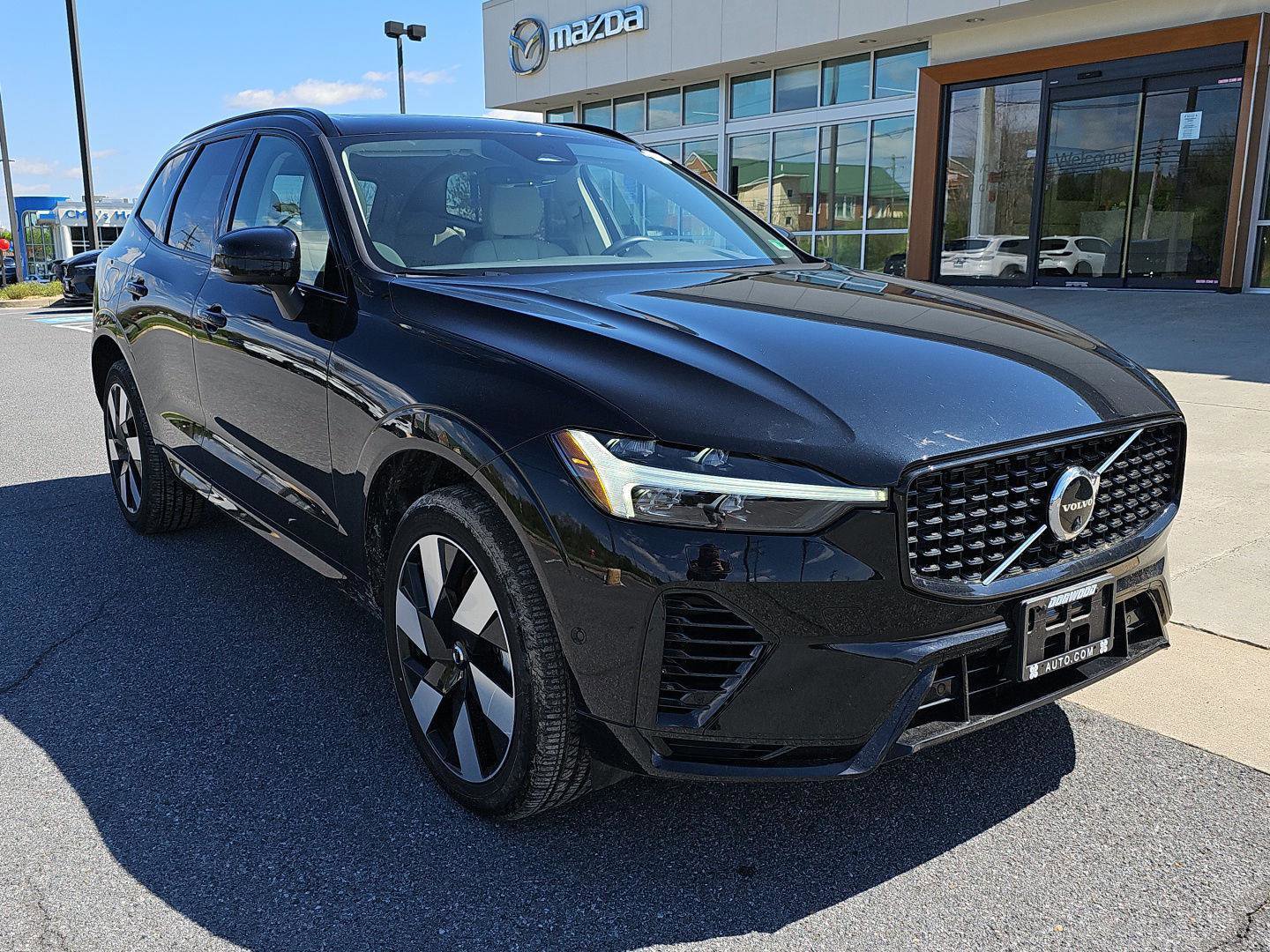 Certified 2025 Volvo XC60 T8 Plus w/ Protection Package Premier