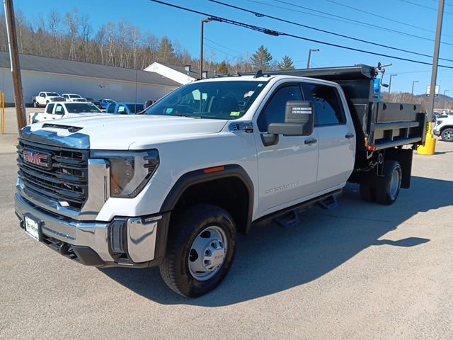 Used 2024 GMC Sierra 3500 Pro w/ Convenience Package image 3