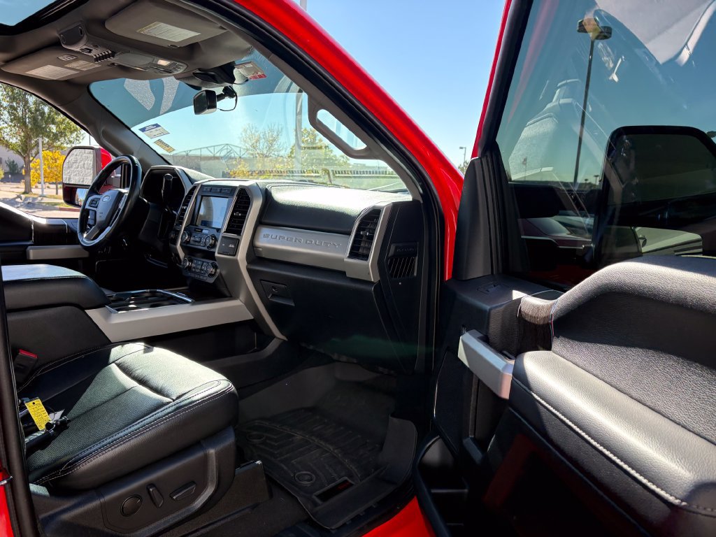 Used 2021 Ford F250 Lariat w/ Lariat Ultimate Package AWD/4WD image 28