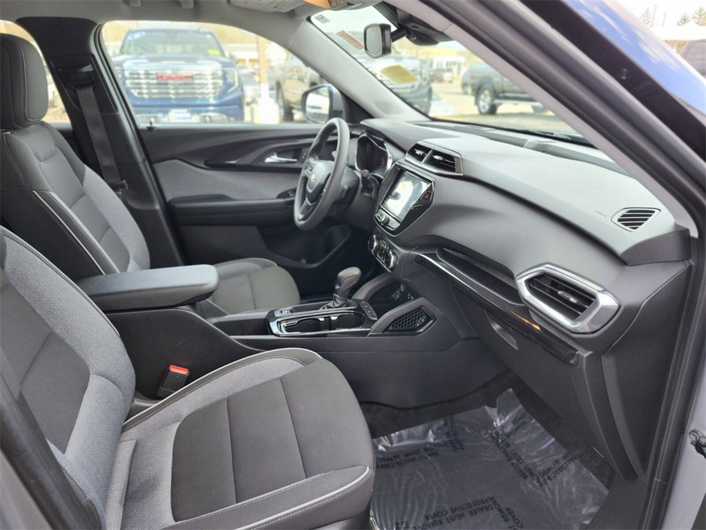 Used 2023 Chevrolet TrailBlazer LT w/ Convenience Package image 9