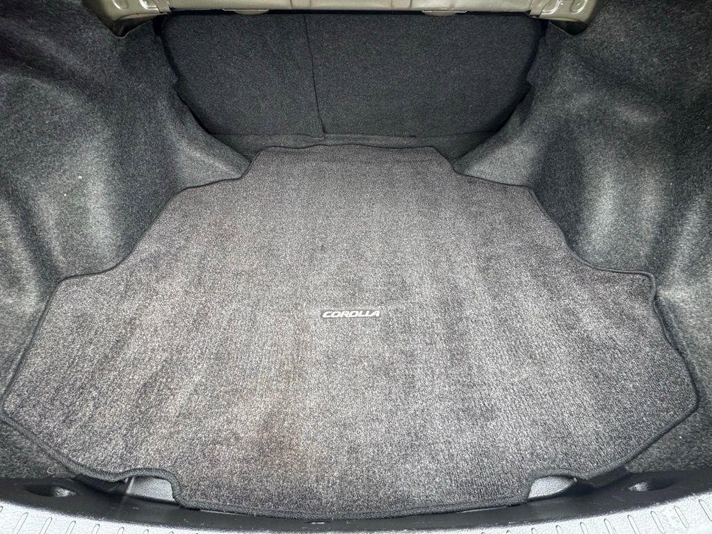 Used 2017 Toyota Corolla SE w/ Carpet Mat Package (TMS) FWD image 15