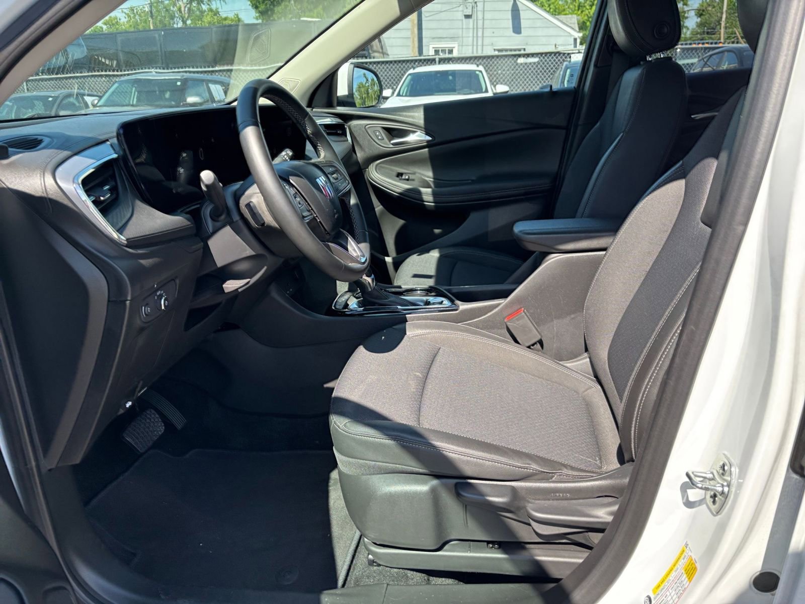 Used 2025 Buick Encore GX Preferred FWD image 25