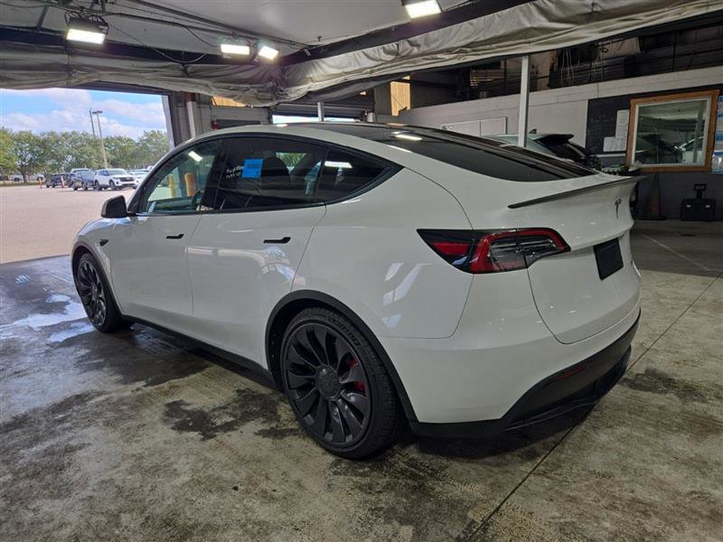 Used 2023 Tesla Model Y Performance AWD/4WD image 2