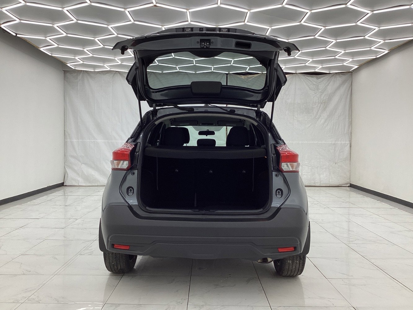 Used 2018 Nissan Kicks SV image 41