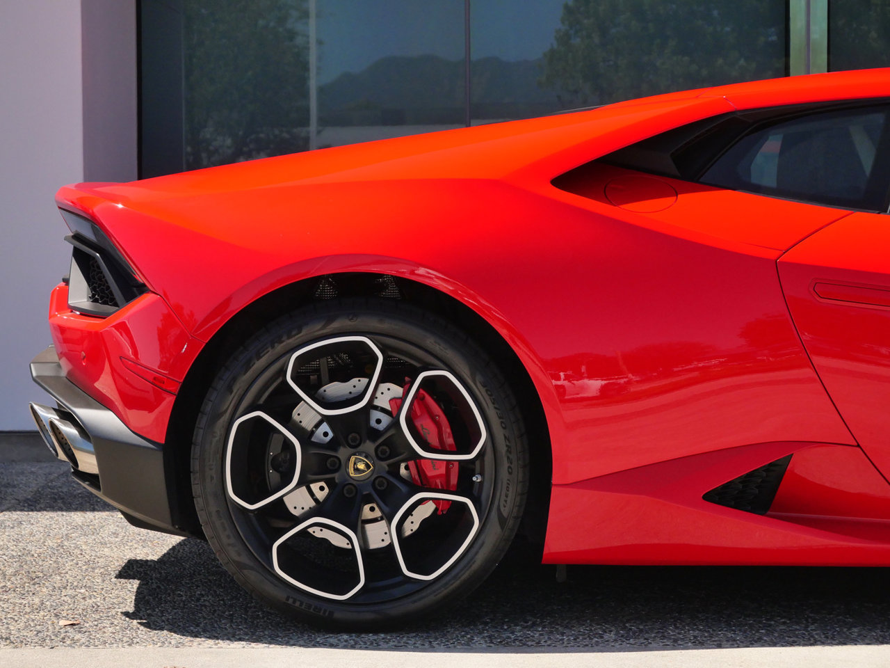 Used 2016 Lamborghini Huracan LP 580-2 RWD image 11