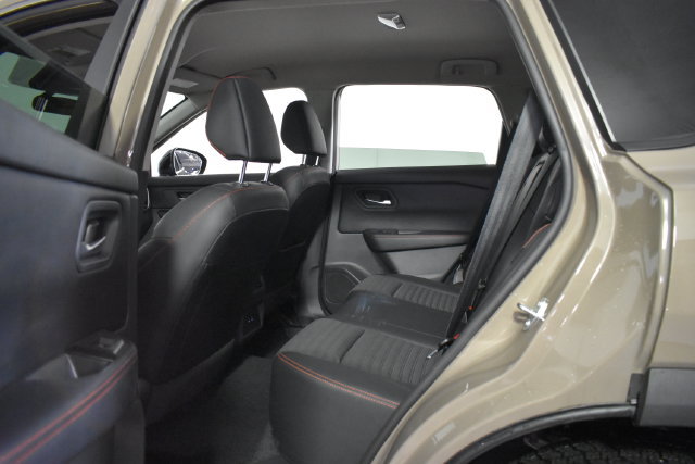 Certified 2025 Nissan Rogue SV AWD/4WD image 28