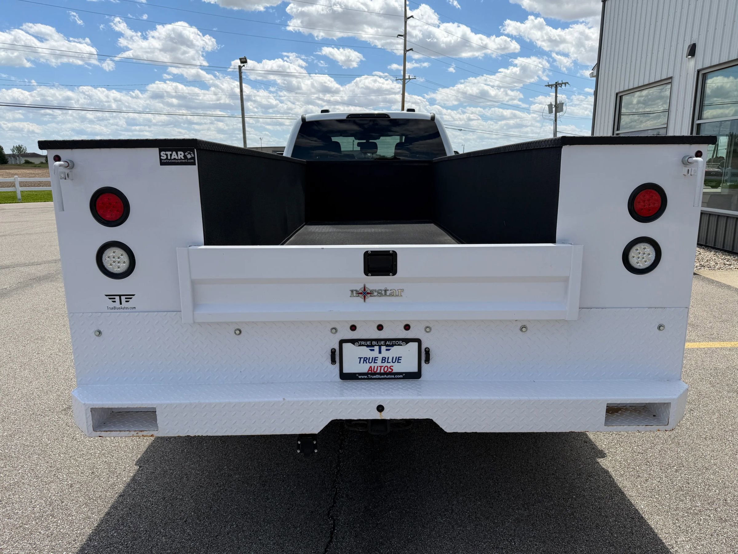 Used 2024 Ford F550 4x4 Crew Cab Super Duty w/ XLT Value Package image 4