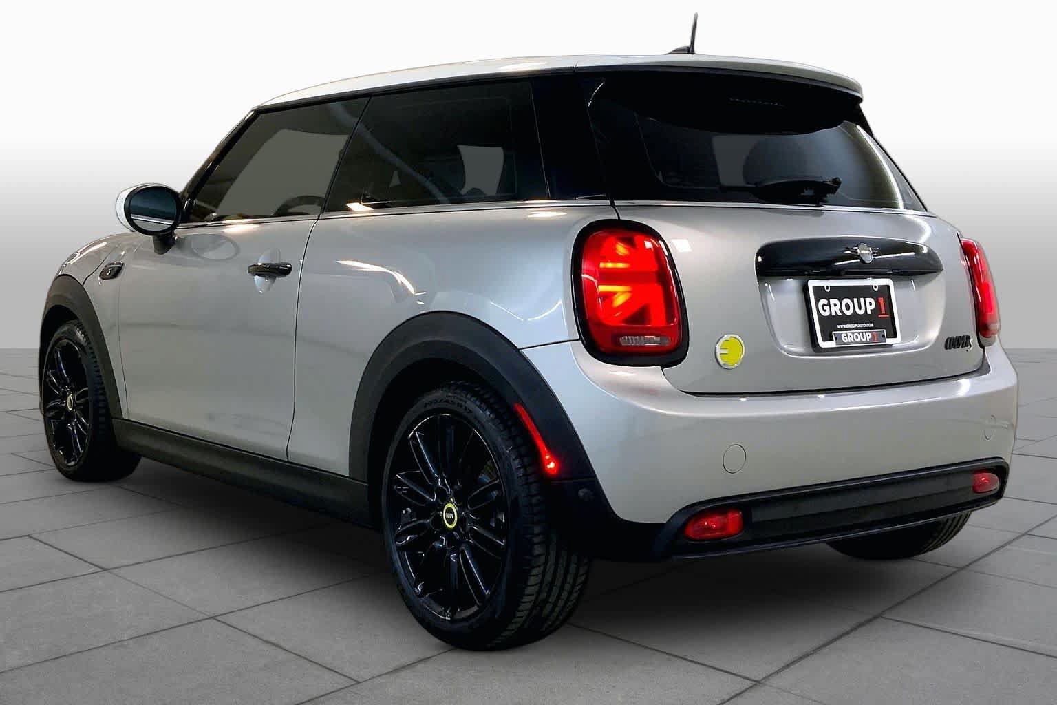 Used 2024 MINI Cooper SE w/ Signature Upholstery Package FWD image 11