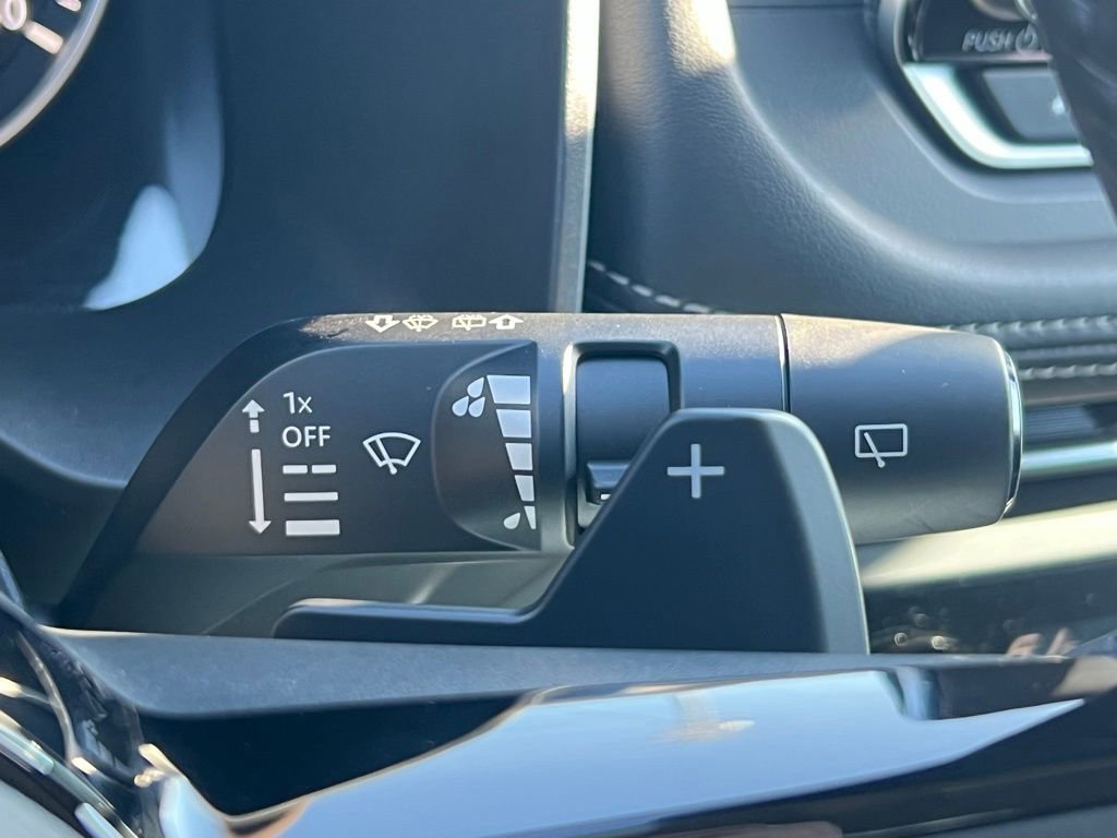 Used 2023 Nissan Rogue SV w/ SV Premium B Package image 33