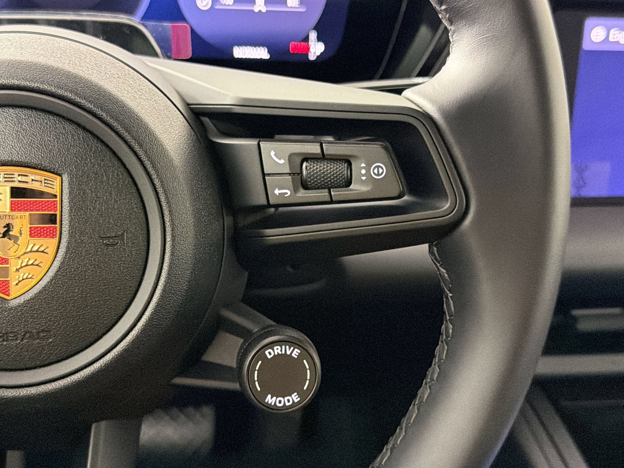 New 2026 Porsche Macan Electric RWD image 19