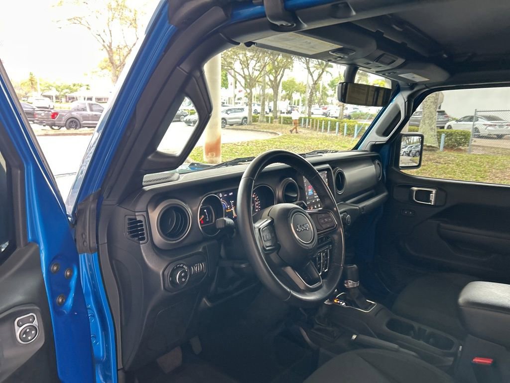 Used 2022 Jeep Gladiator Willys image 6