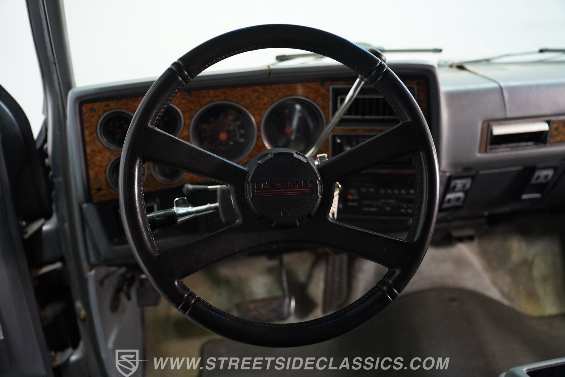 Used 1990 Chevrolet Suburban 2WD image 39