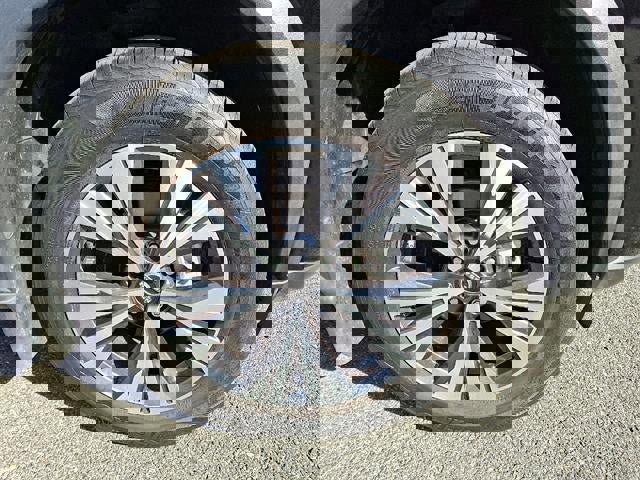 Used 2022 Nissan Rogue SV image 8