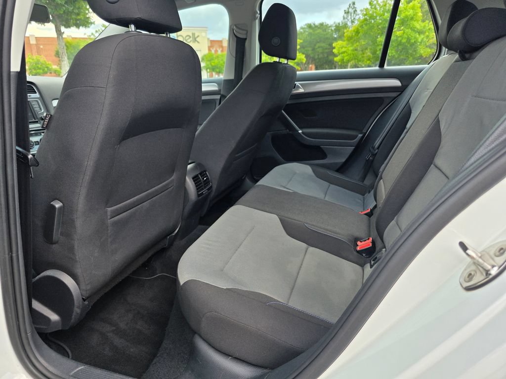 Used 2016 Volkswagen e-Golf SE w/ DC Fast Charging Package FWD image 24