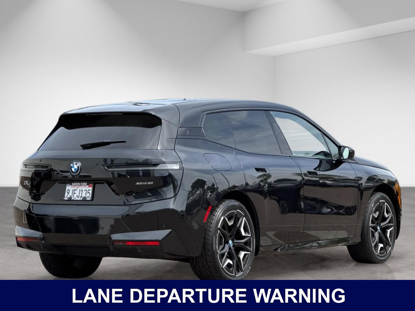Used 2024 BMW iX xDrive50 w/ Premium Package AWD/4WD image 7