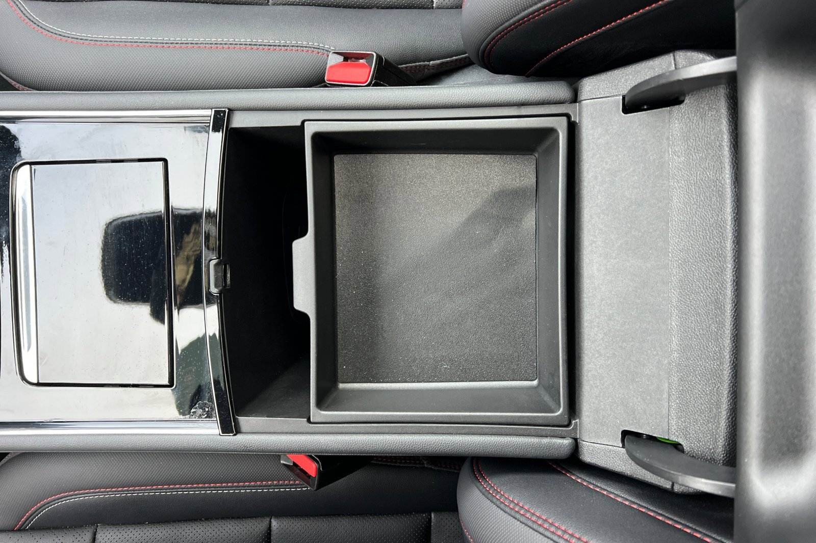 Certified 2024 Chevrolet Traverse RS w/ LPO, Floor Liner Package image 32