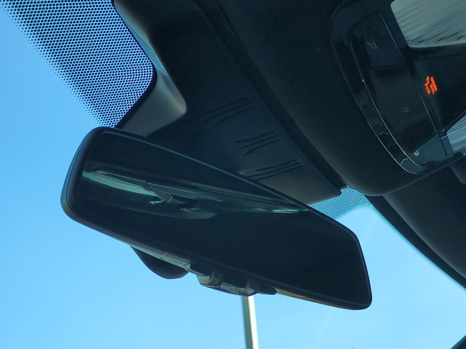 Used 2023 BMW 540i xDrive w/ Premium Package image 27