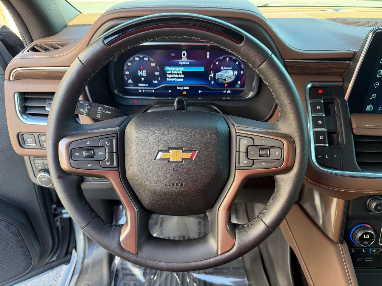 Used 2024 Chevrolet Tahoe High Country w/ Advanced Technology Package image 35