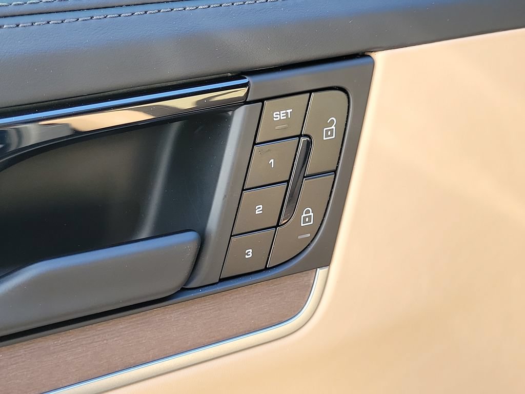 Certified 2025 Porsche Cayenne S AWD/4WD image 25