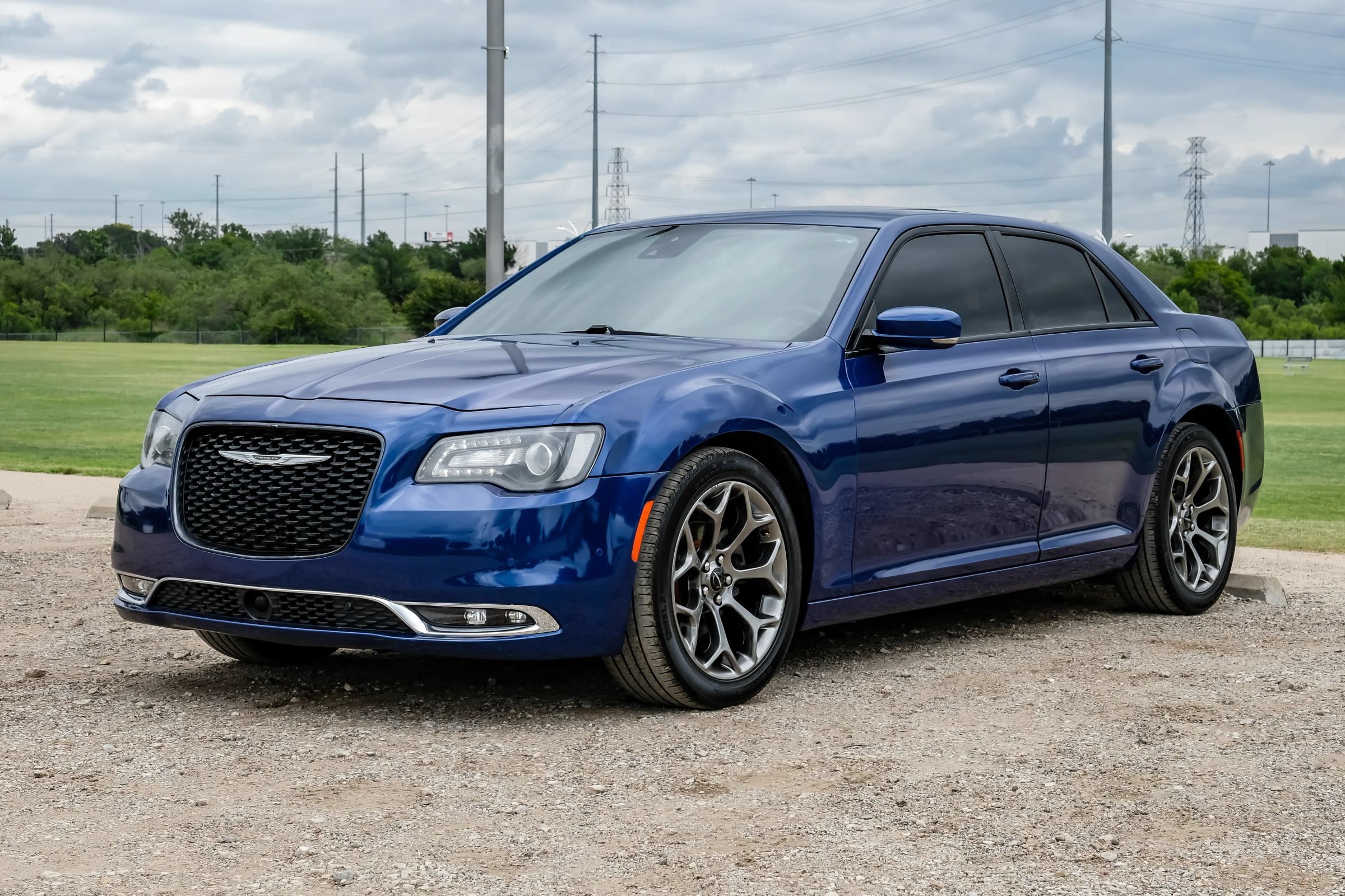 Used 2018 Chrysler 300 S w/ 300S Premium Group RWD image 6
