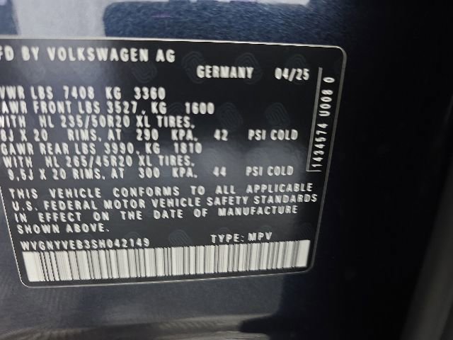 Certified 2025 Volkswagen ID. Buzz Pro S Plus AWD/4WD image 38