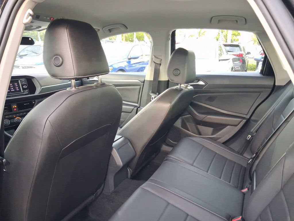 Certified 2023 Volkswagen Jetta SE FWD image 7