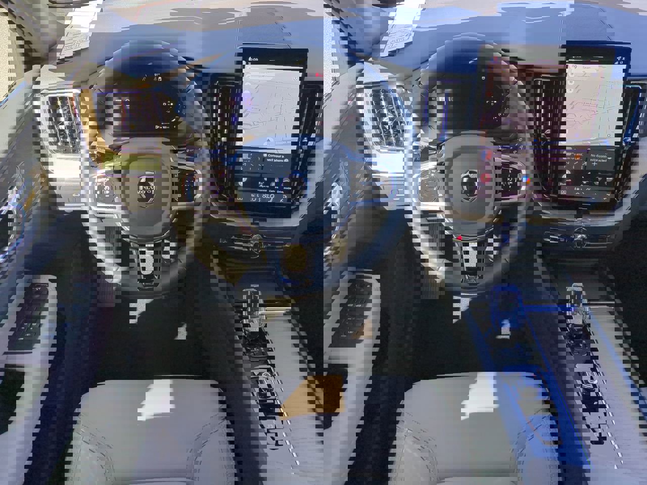 New 2026 Volvo XC60 B5 Core w/ Climate Package image 14