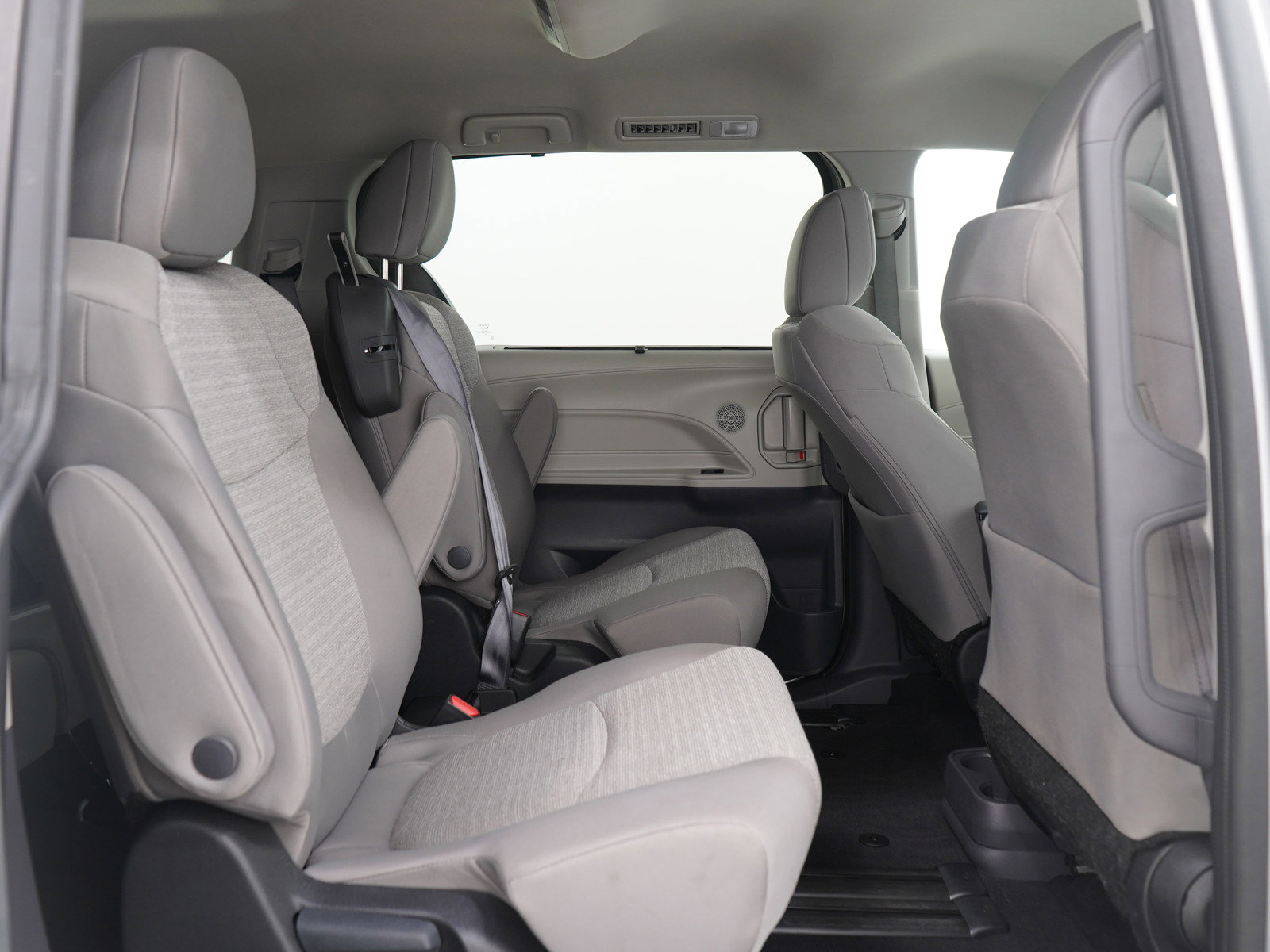 Used 2024 Toyota Sienna LE FWD image 15