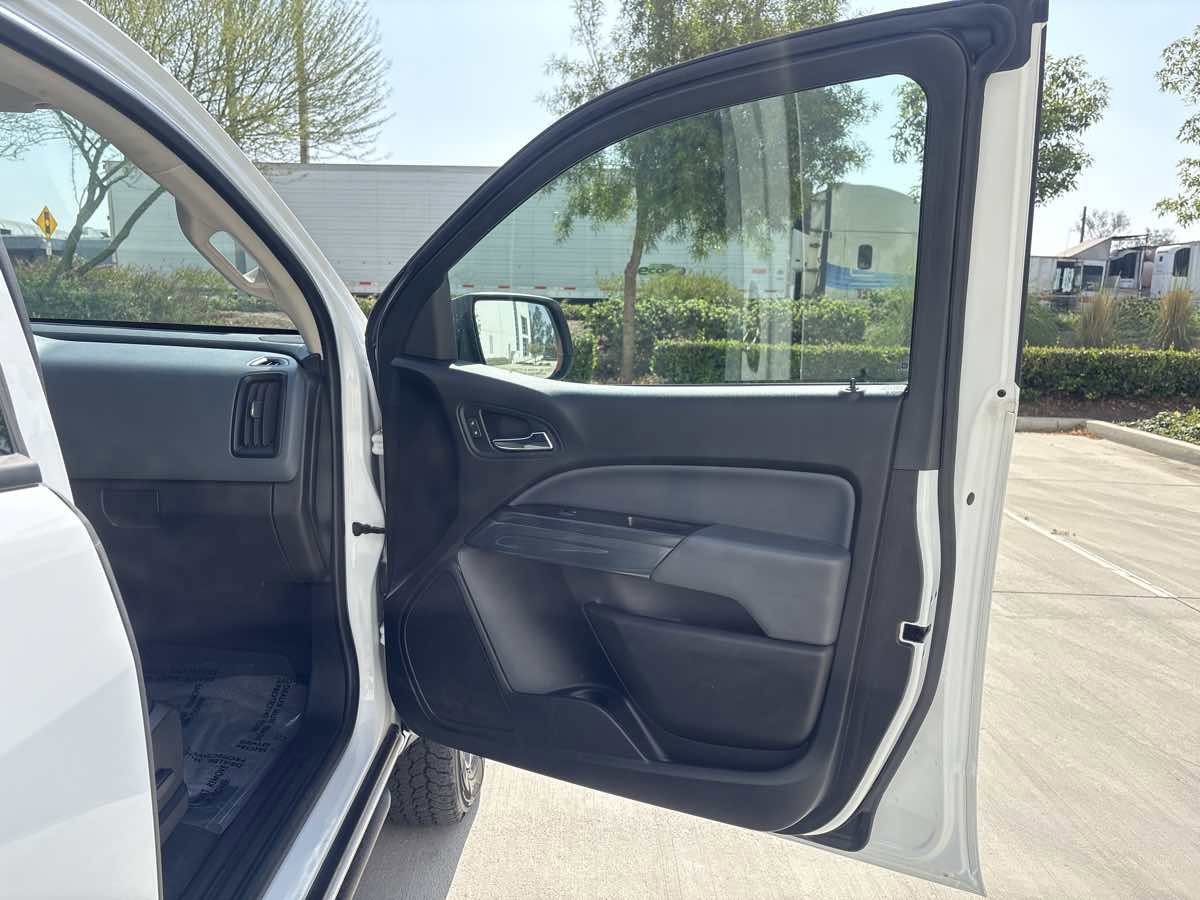 Used 2019 Chevrolet Colorado Z71 AWD/4WD image 13