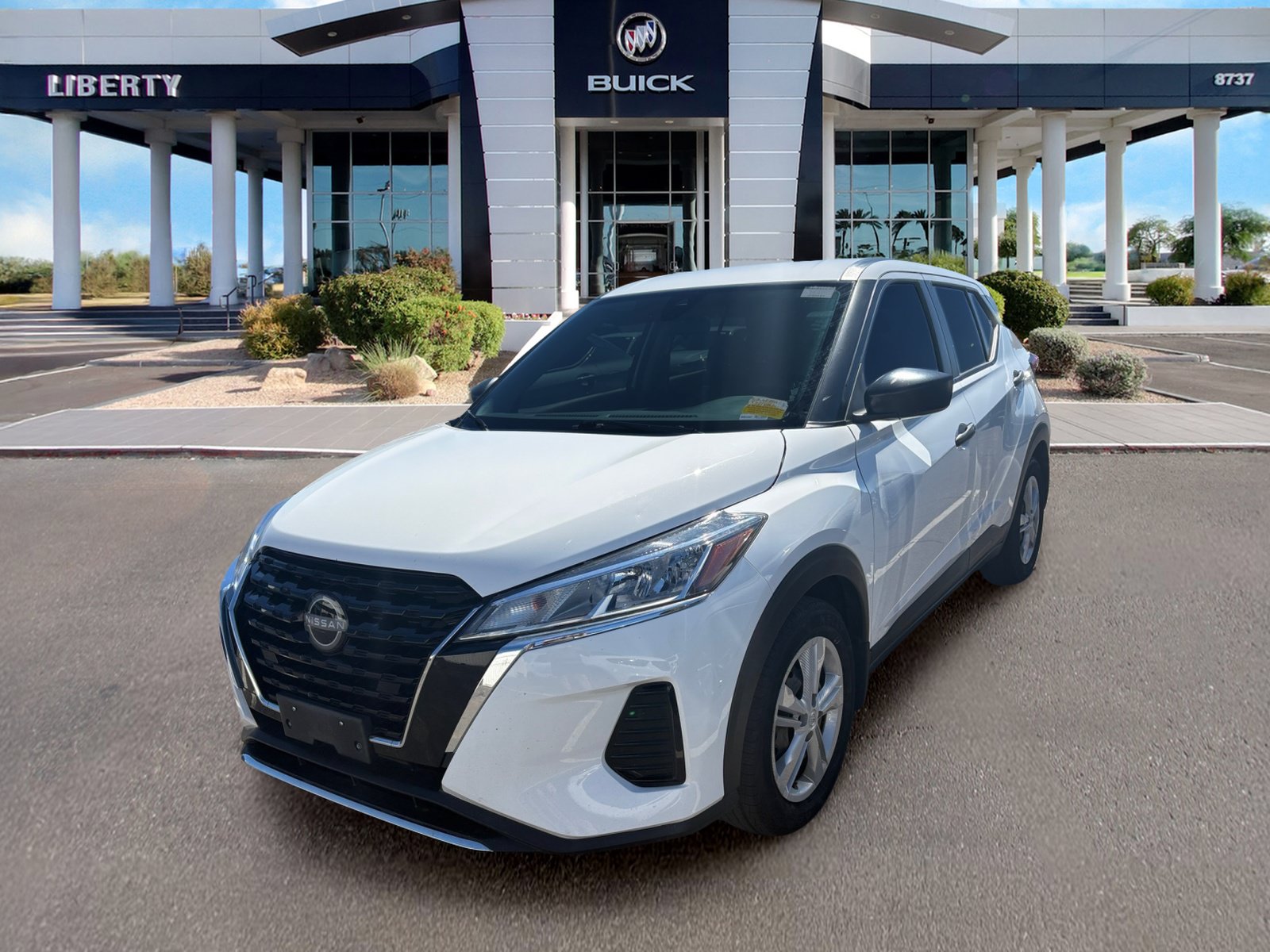 Used 2023 Nissan Kicks S FWD image 4