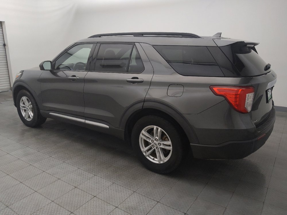 Used 2020 Ford Explorer XLT RWD image 3