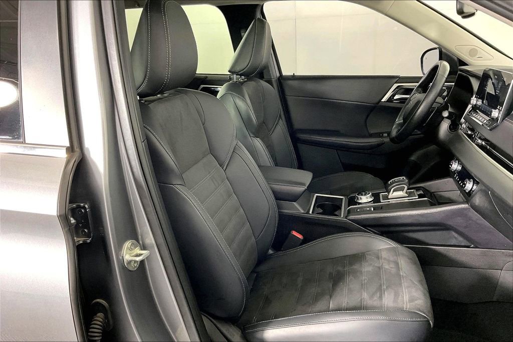 Used 2024 Mitsubishi Outlander SE FWD image 10