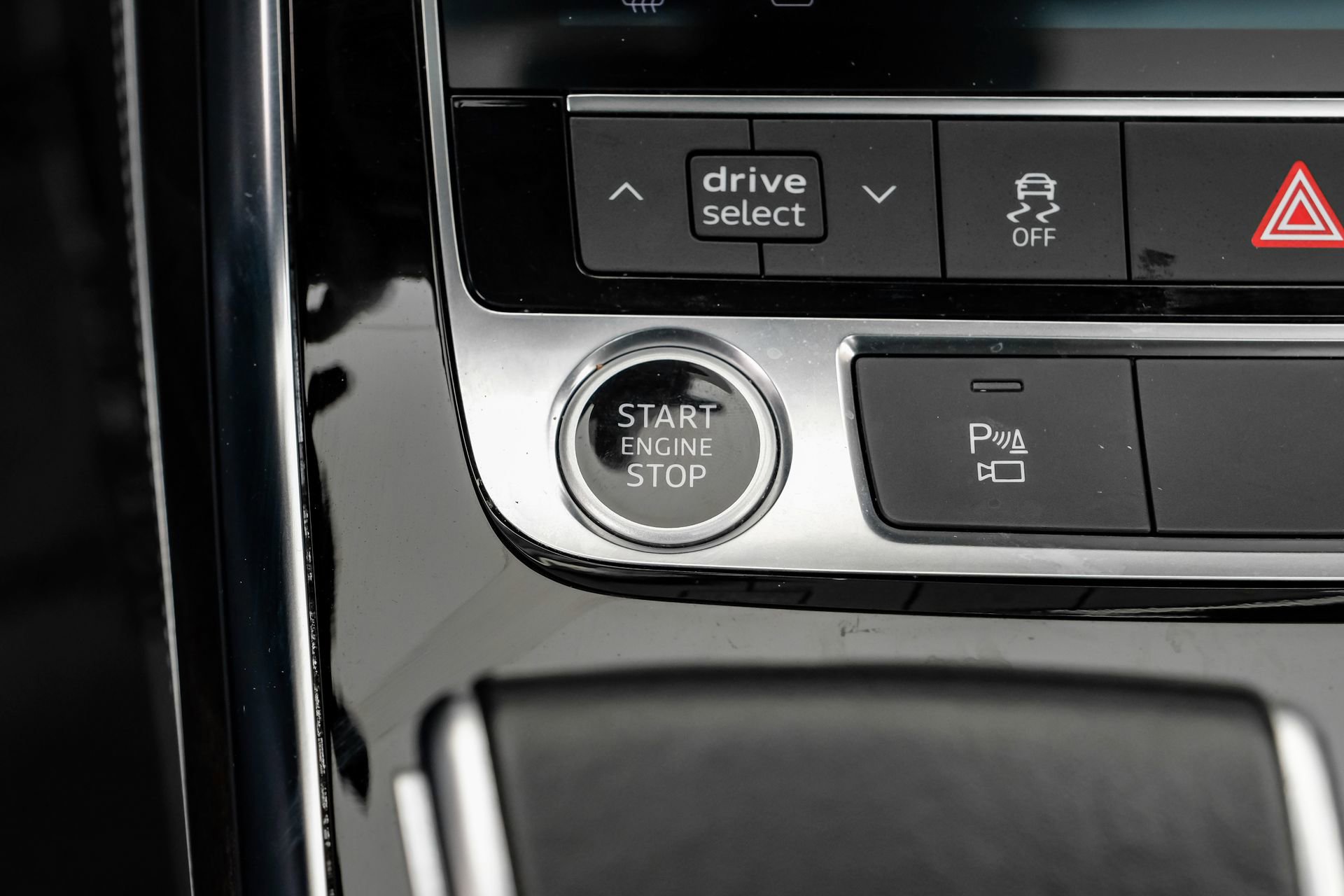 Used 2023 Audi Q8 Premium Plus w/ Premium Plus Package image 25