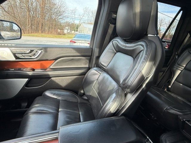Used 2020 Lincoln Navigator Reserve w/ Luxury Package image 30