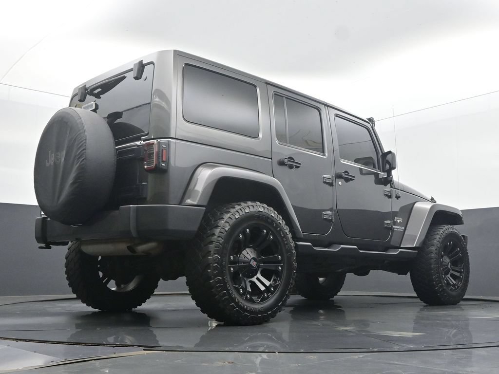 Used 2016 Jeep Wrangler Unlimited Sahara w/ Connectivity Group AWD/4WD image 52