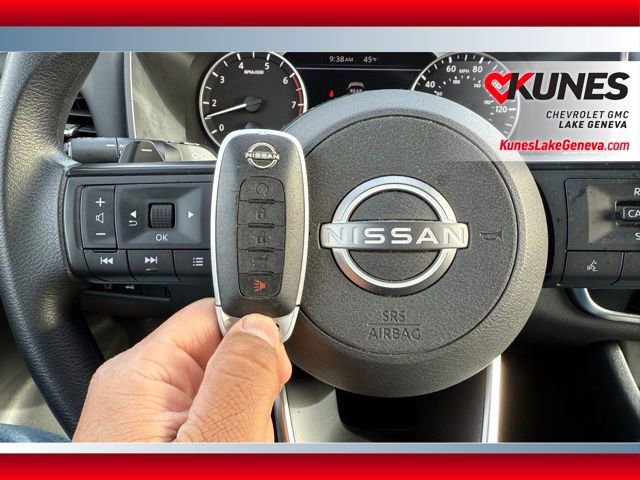Used 2024 Nissan Rogue SV image 31