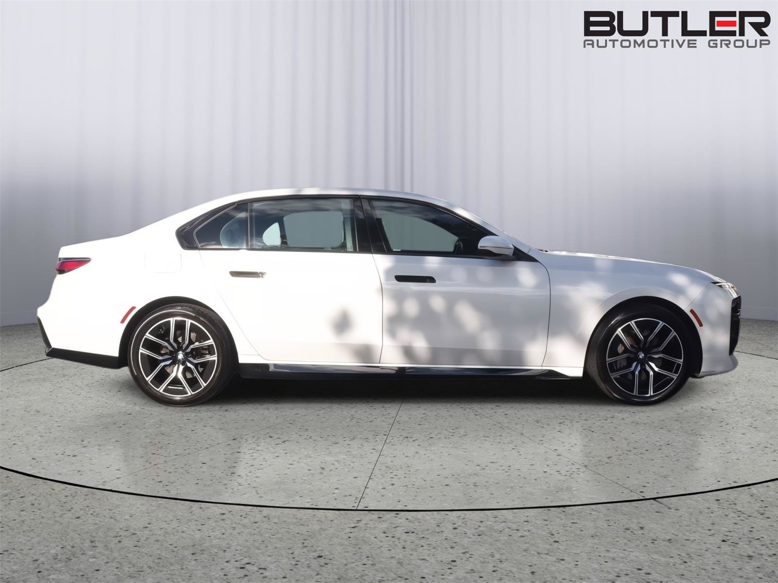 Used 2023 BMW 740i RWD image 7