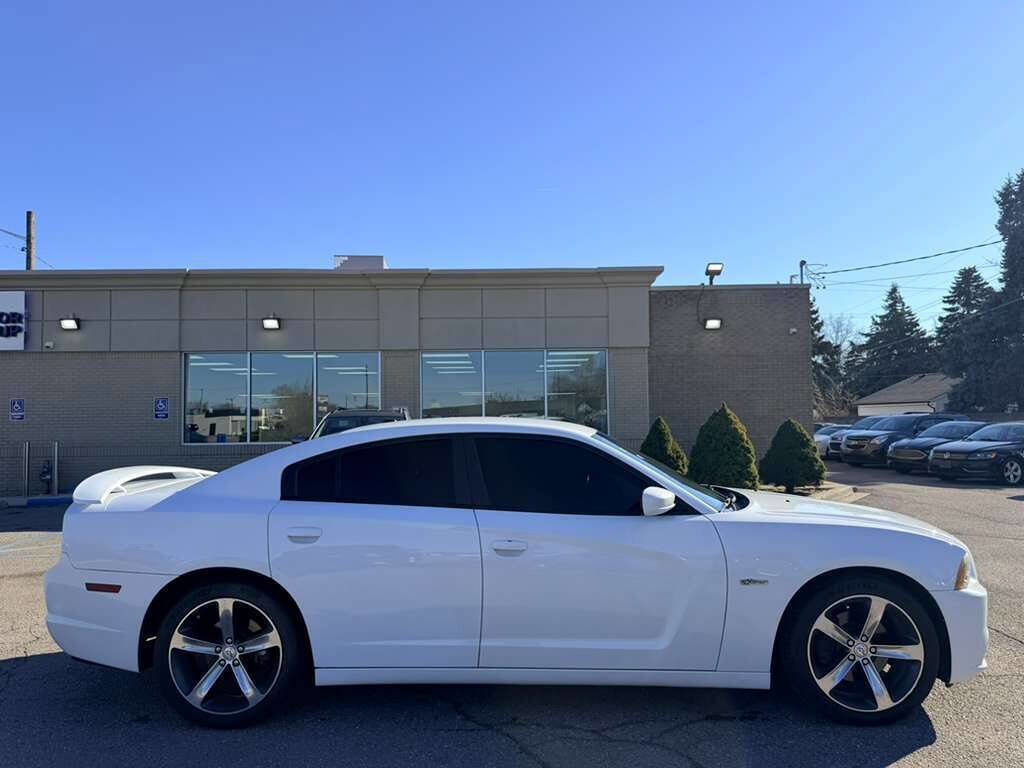 Used 2014 Dodge Charger R/T image 5