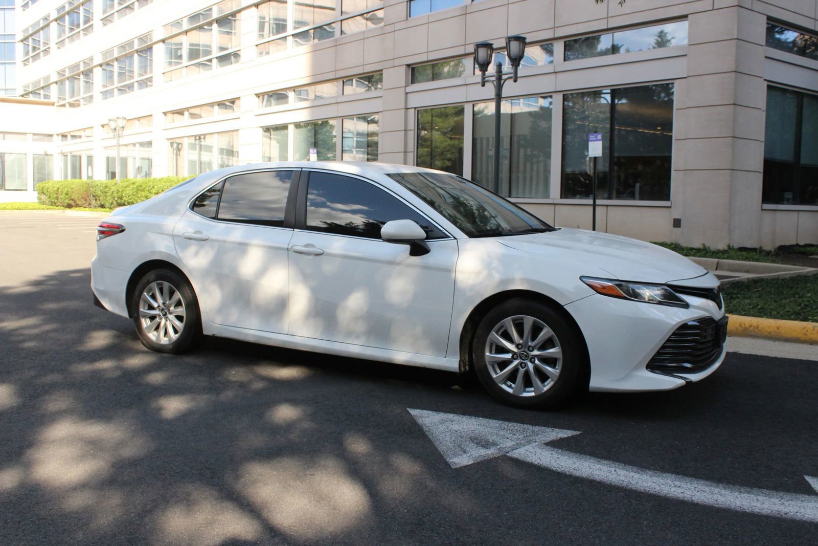 Used 2020 Toyota Camry LE FWD image 2