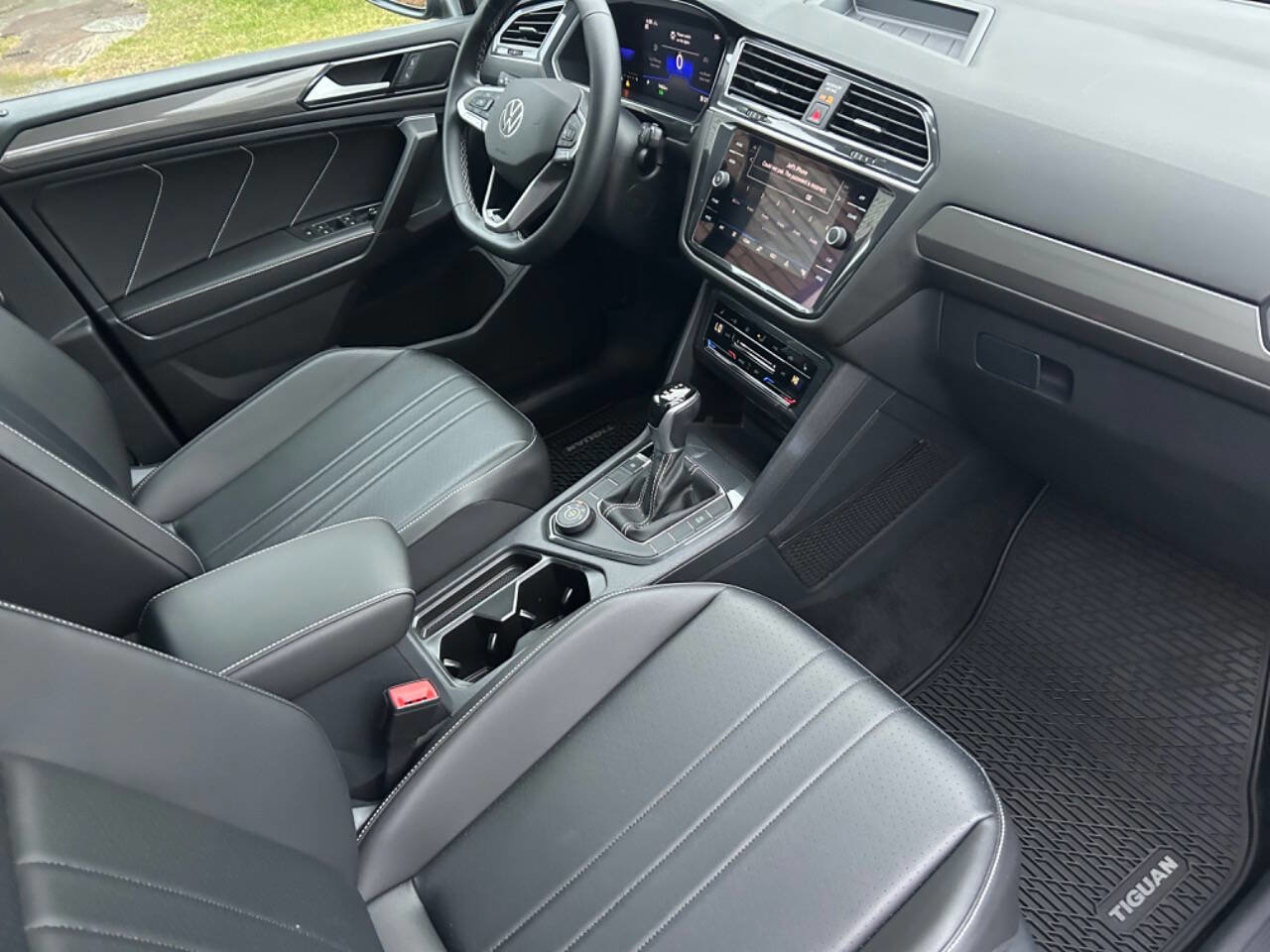 Used 2022 Volkswagen Tiguan SE image 30