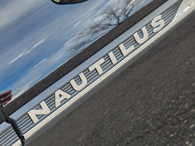 Used 2023 Lincoln Nautilus Reserve image 19